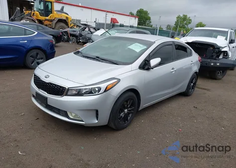 2018 Kia Forte Lx z USA, uszkodzony, nr VIN 3KPFK4A76JE205970